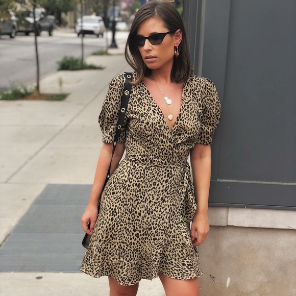 Dresses & Skirts - Last 1✨Tali Leopard Print Puff Shoulder Wrap Dress